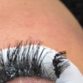 What is the most common lash thickness?